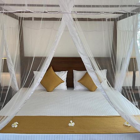 Beach Club Apartments إندوروفا المظهر الخارجي الصورة