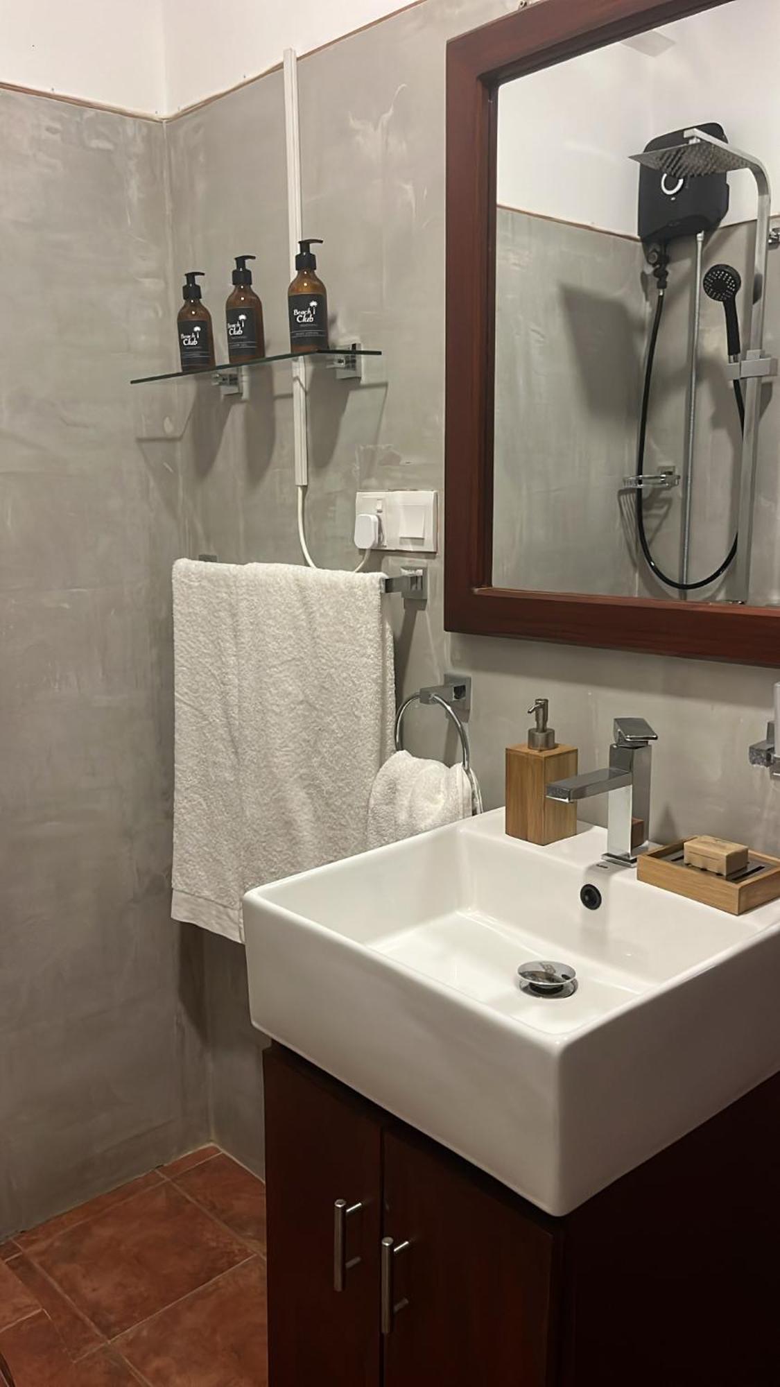 Beach Club Apartments إندوروفا المظهر الخارجي الصورة